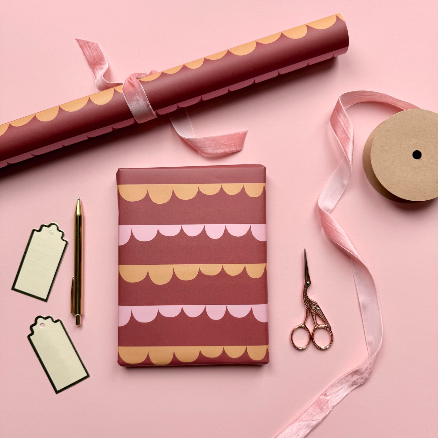Luxury Scallop Pattern Wrapping Paper