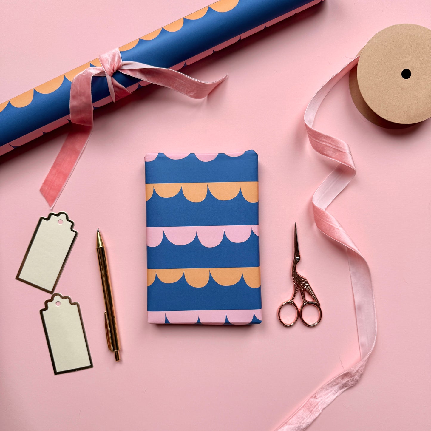 Luxury Scallop Pattern Wrapping Paper
