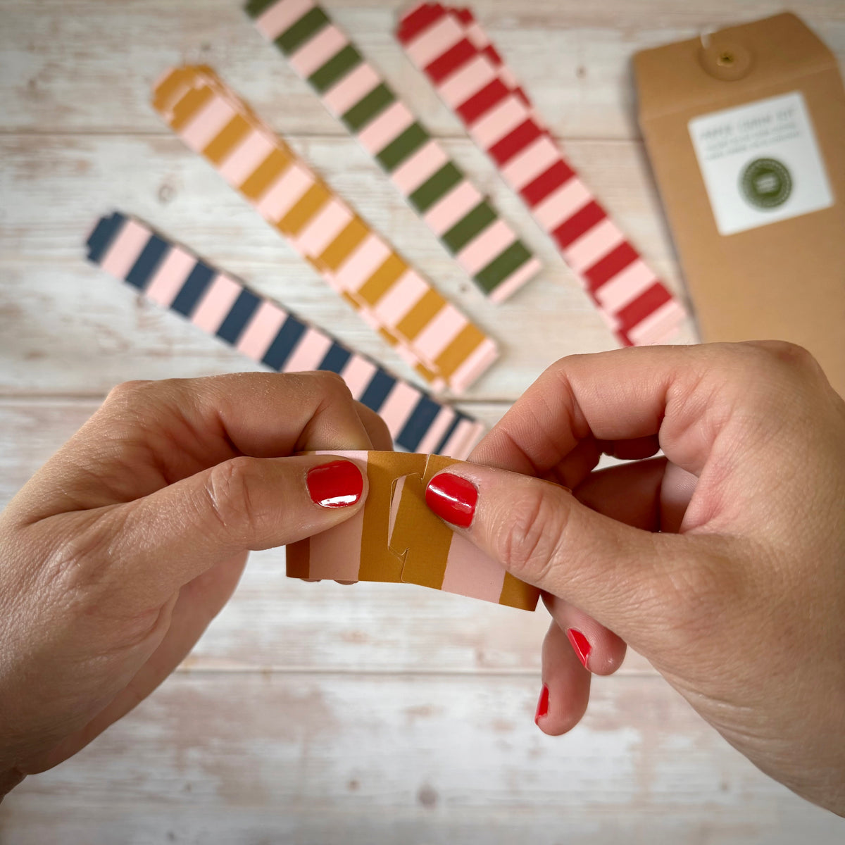 Luxury Christmas Paper Chain Kit – Striped Garland, 3 Metres