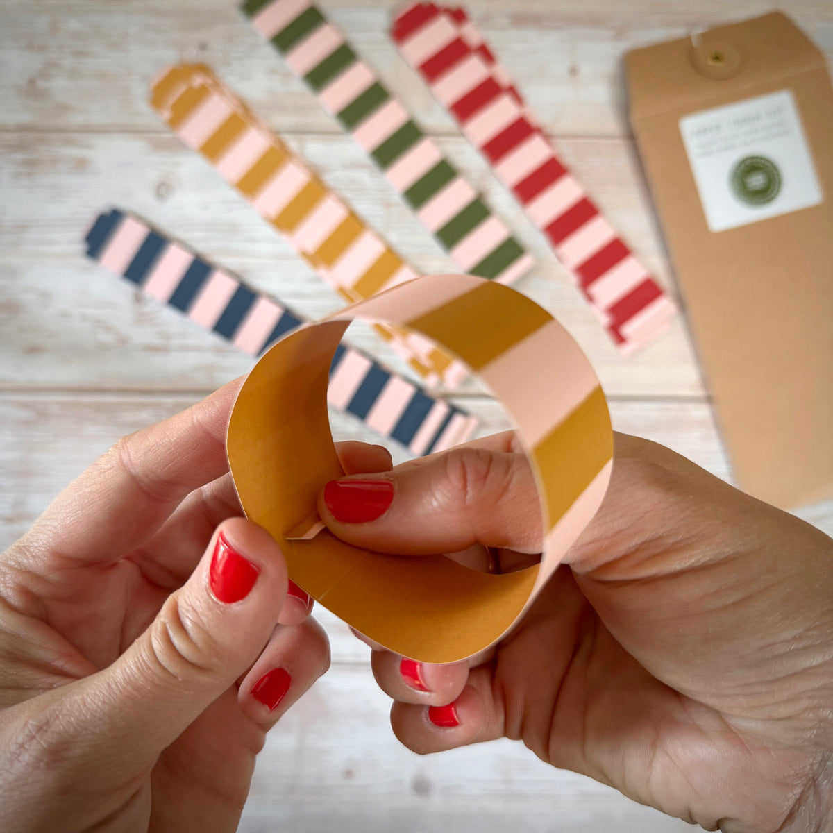 Luxury Christmas Paper Chain Kit – Striped Garland, 3 Metres