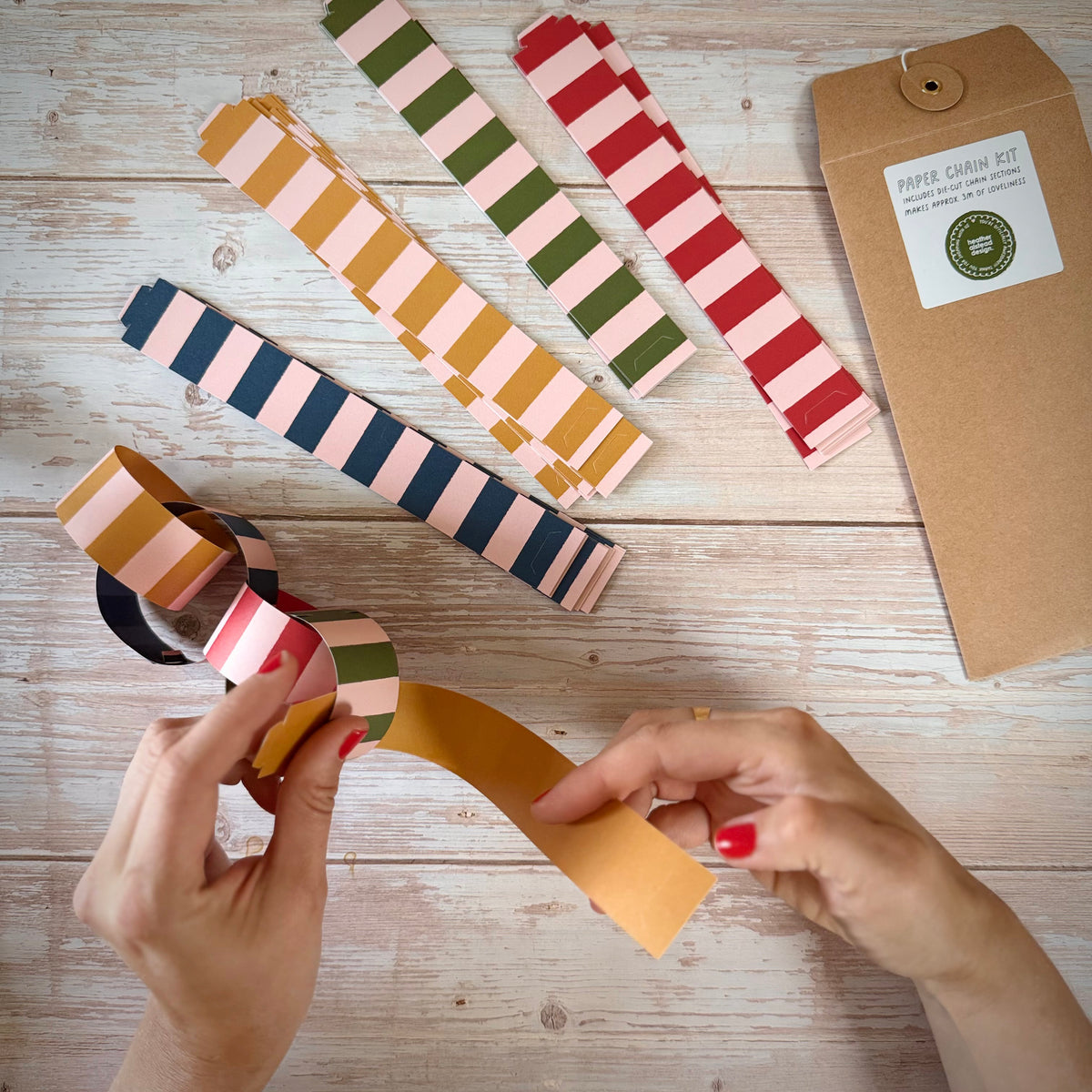 Luxury Christmas Paper Chain Kit – Striped Garland, 3 Metres