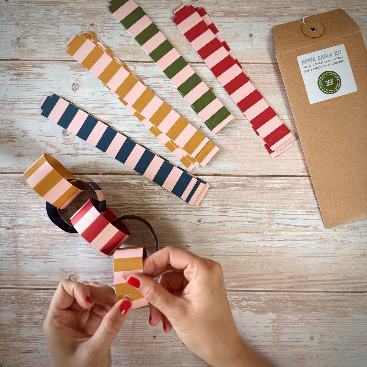 Luxury Christmas Paper Chain Kit – Striped Garland, 3 Metres