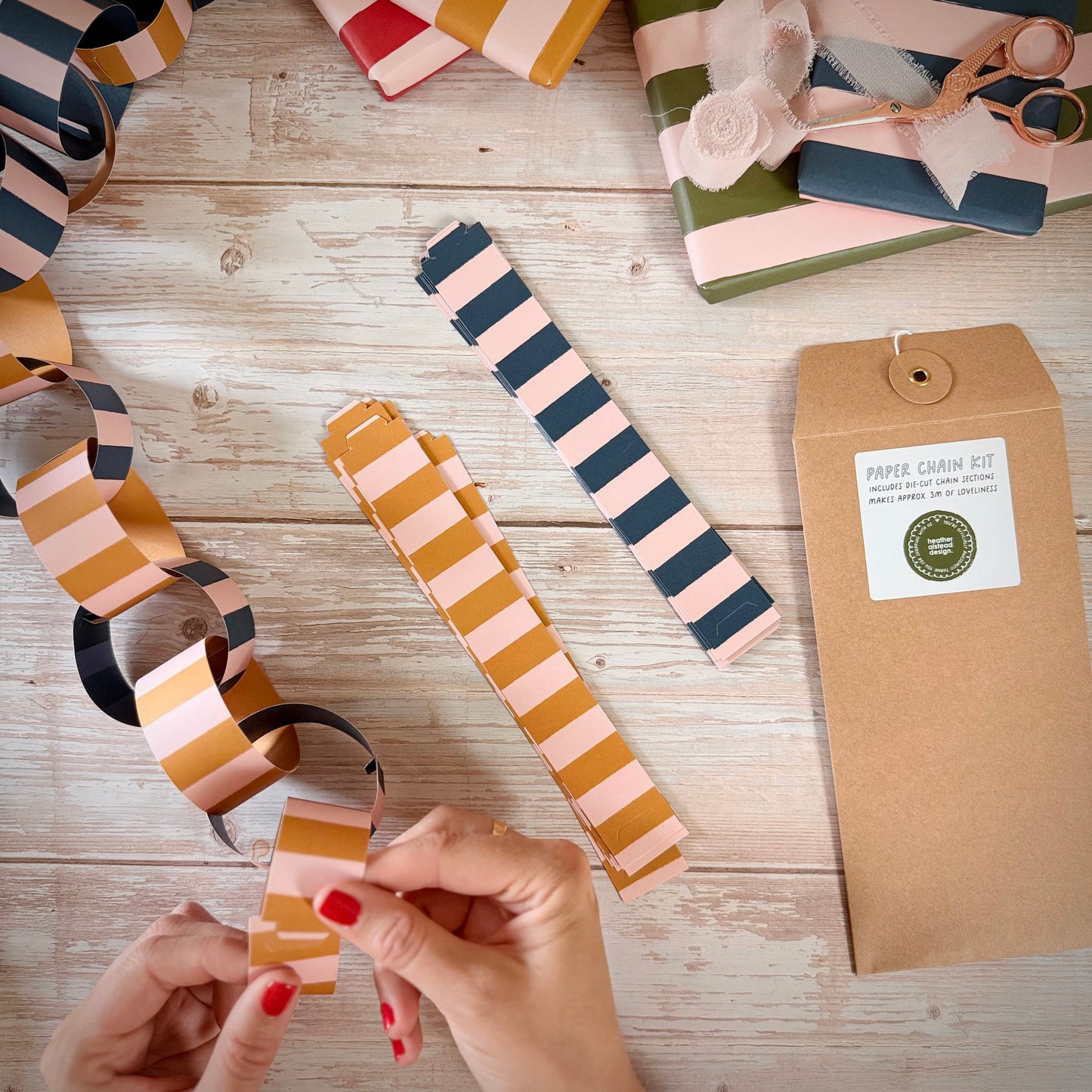 Luxury Christmas Paper Chain Kit – Striped Garland, 3 Metres