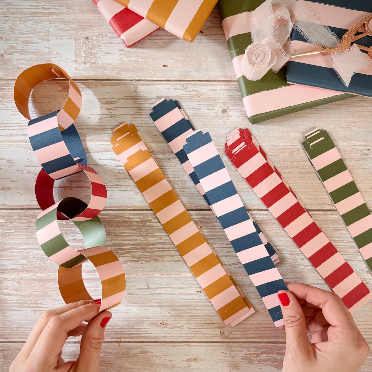 Luxury Christmas Paper Chain Kit – Striped Garland, 3 Metres